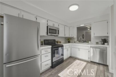 Beautiful Newly Listed Villa Espanas Townhouse Located at 112 Espanas